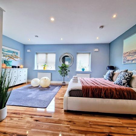 Master Bedroom With Ensuite Lucan Exterior foto